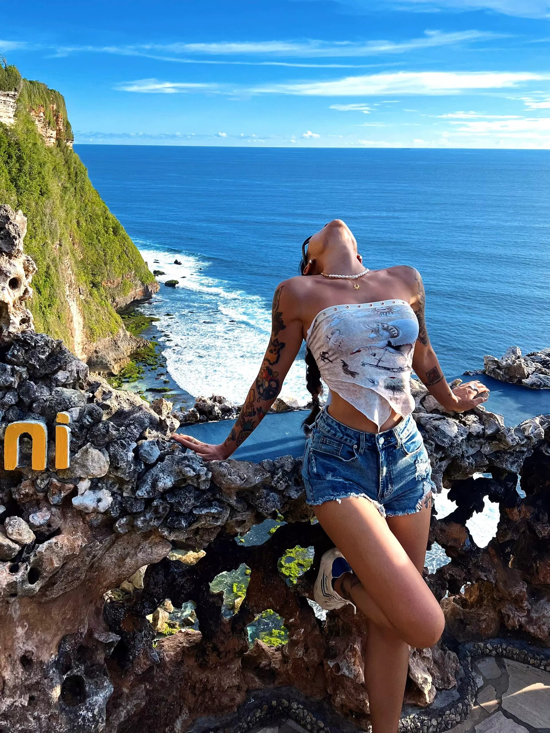 Cxqdy | High-Waisted Stretch Denim Shorts for Women – Retro Frayed & Slim Fit Hot Pants